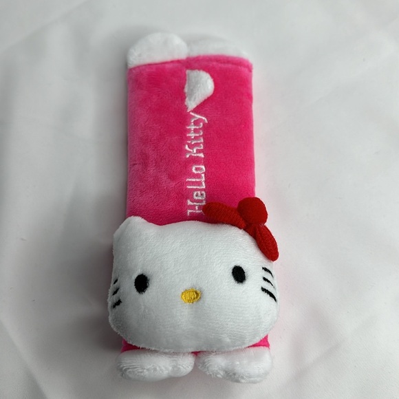 Sanrio HELLO KITTY Plush Car Seat Belt Extended Comfort Shoulder Pads - Picture 2 of 7